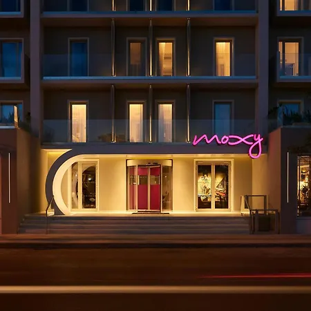 Moxy Marina Отель Патра