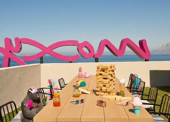 Moxy Marina Патра