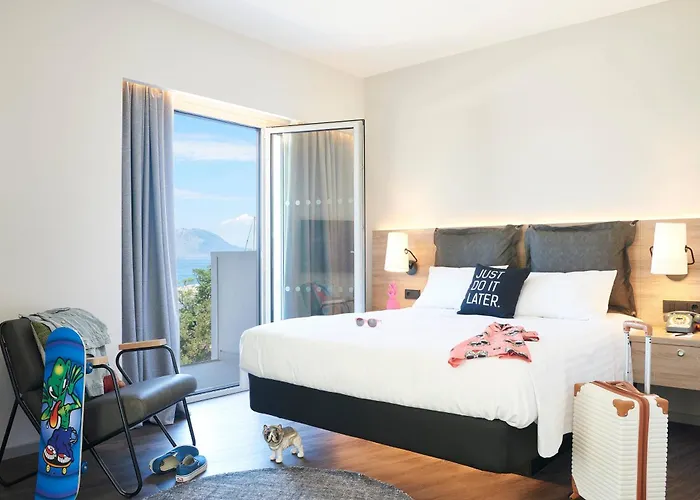 Moxy Marina 3* Патра