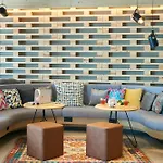 酒店 Moxy Marina 帕特雷