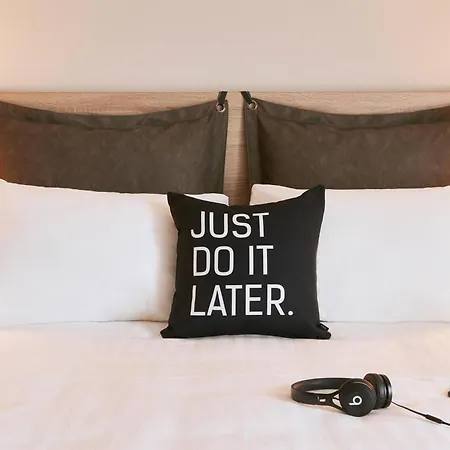 Moxy Marina Hotel Patras