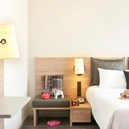 Moxy Marina Hotel