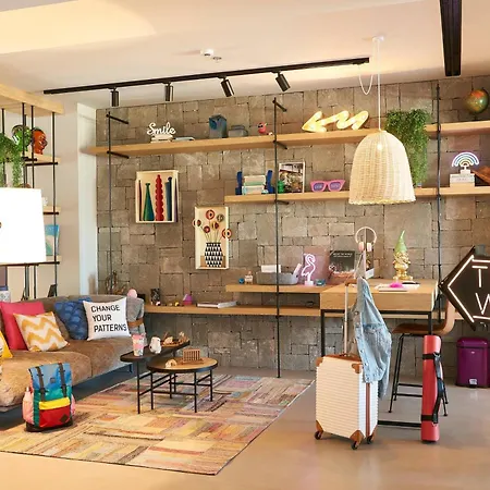 Hotel Moxy Marina 3*