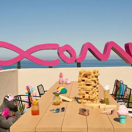 Moxy Marina Патра