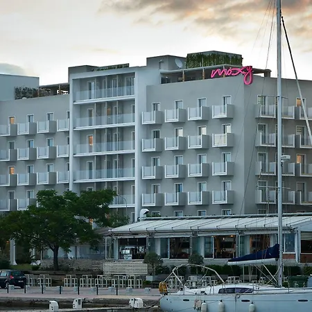 Moxy Marina 3* Patras
