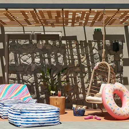 Moxy Marina 3*