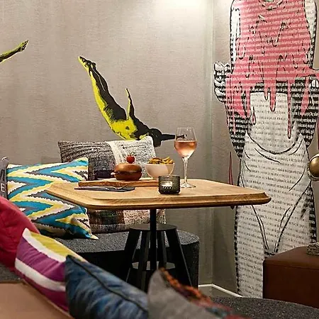 酒店 Moxy Marina