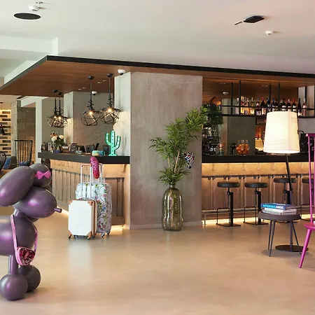 Moxy Marina 酒店 3*
