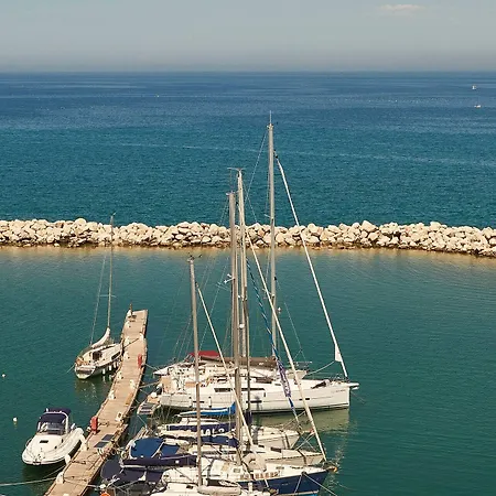 Moxy Marina