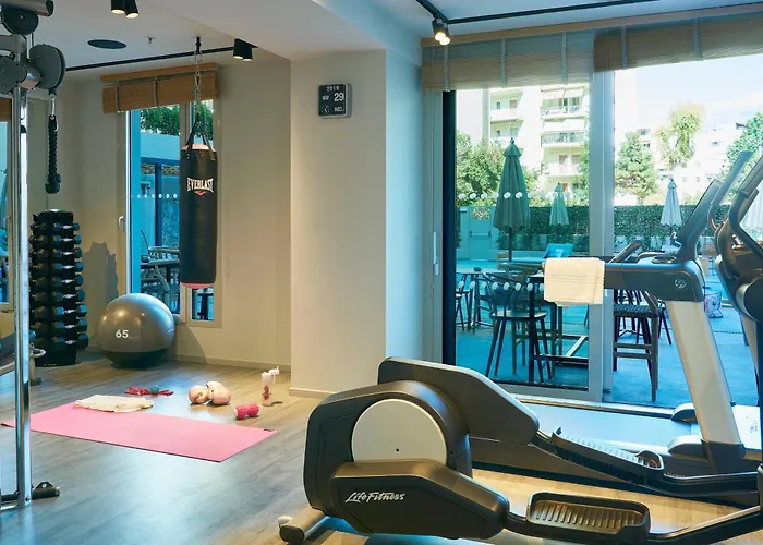 Moxy Marina 3*