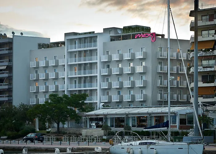 Moxy Marina 3* Patras