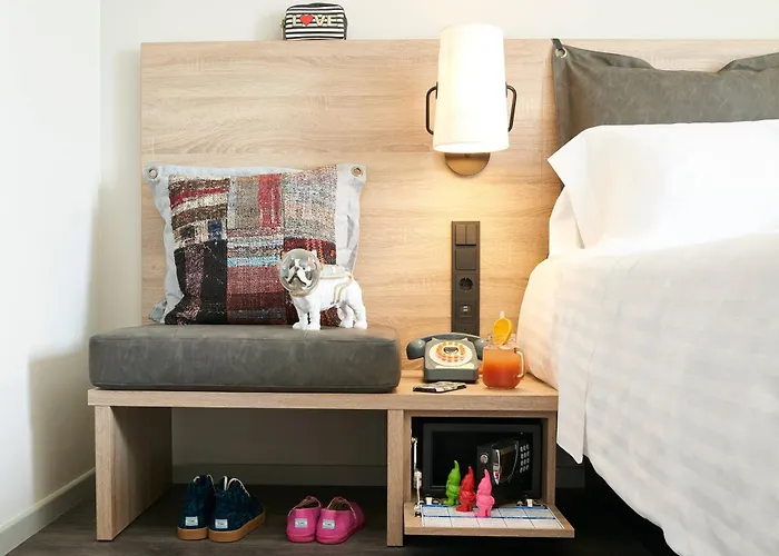 Moxy Marina 3*