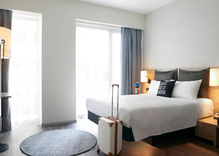 Moxy Marina Hotel 3*